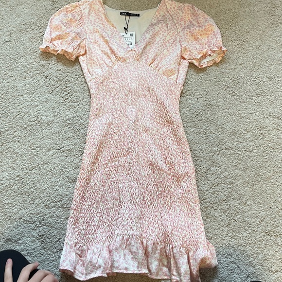 Zara floral dress - Picture 3 of 5